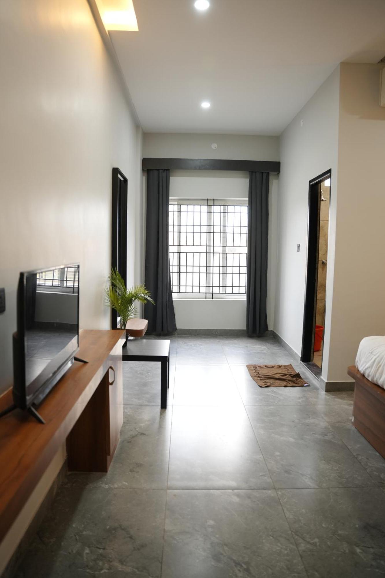 Отель Sarvam Residency Сагар Экстерьер фото